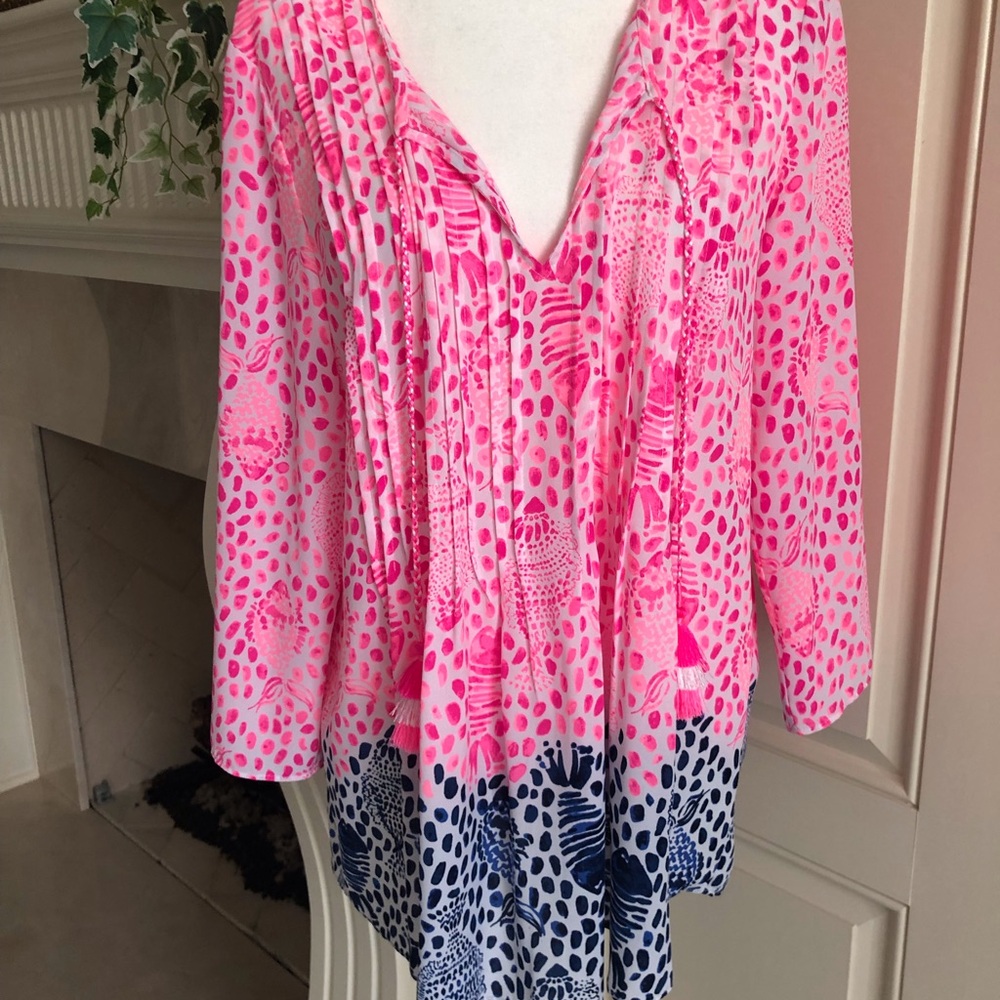 Lilly Pulitzer Marilina Tunic Top in Raz Berry Heart and Sole Print Size L - Picture 6 of 10
